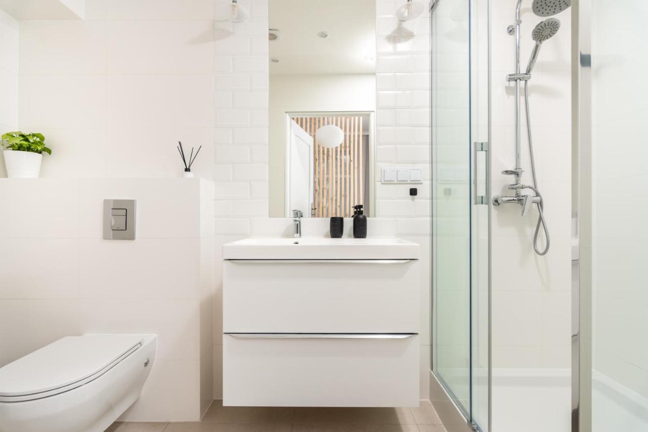 Modern Centrally Located Apartments - By Upstairs Красков Екстериор снимка