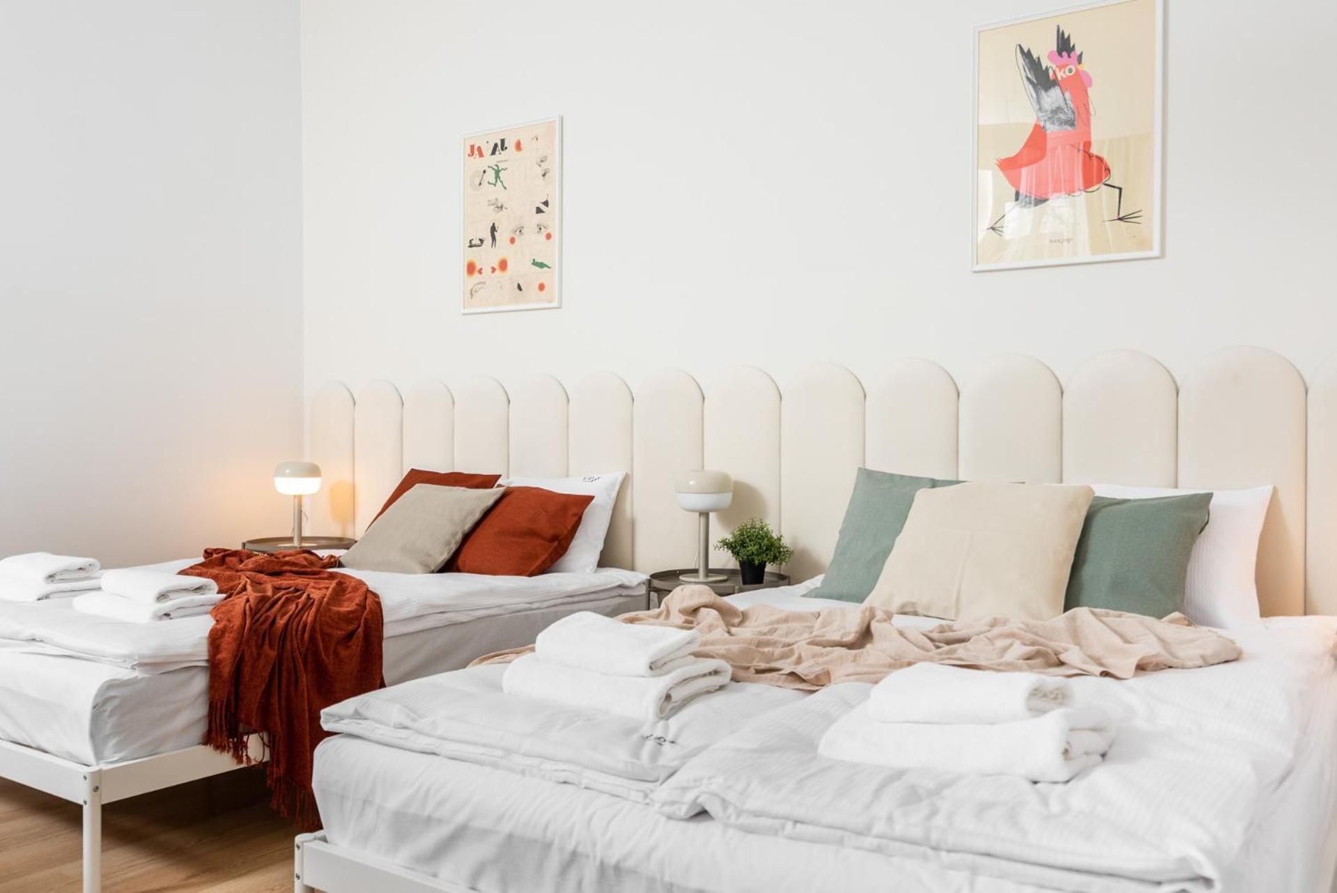 Modern Centrally Located Apartments - By Upstairs Красков Екстериор снимка