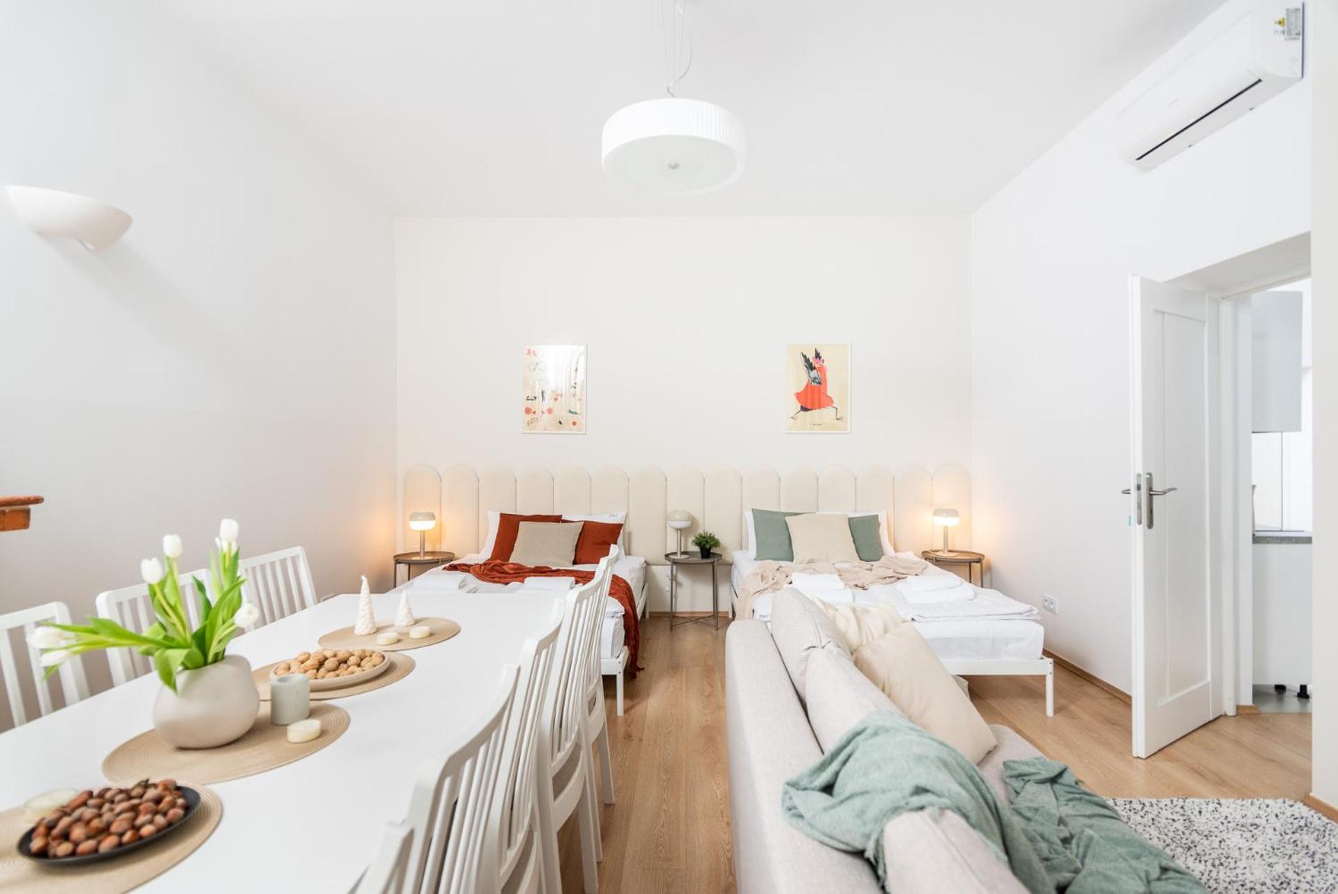 Modern Centrally Located Apartments - By Upstairs Красков Екстериор снимка
