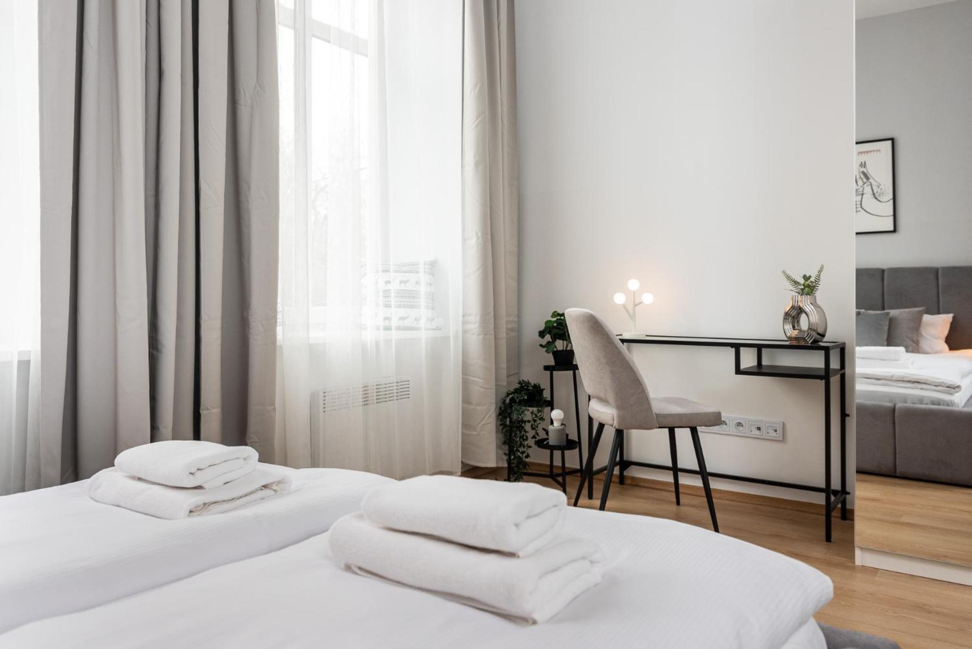 Modern Centrally Located Apartments - By Upstairs Красков Екстериор снимка